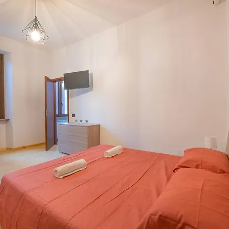 Cantikhouse Free Wifi & Smartv Apartamento